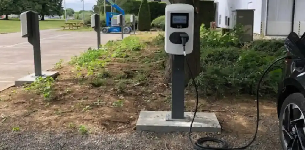 Installation de bornes de recharge pour véhicules électriques dans une copropriété à Cagnes-sur-Mer
